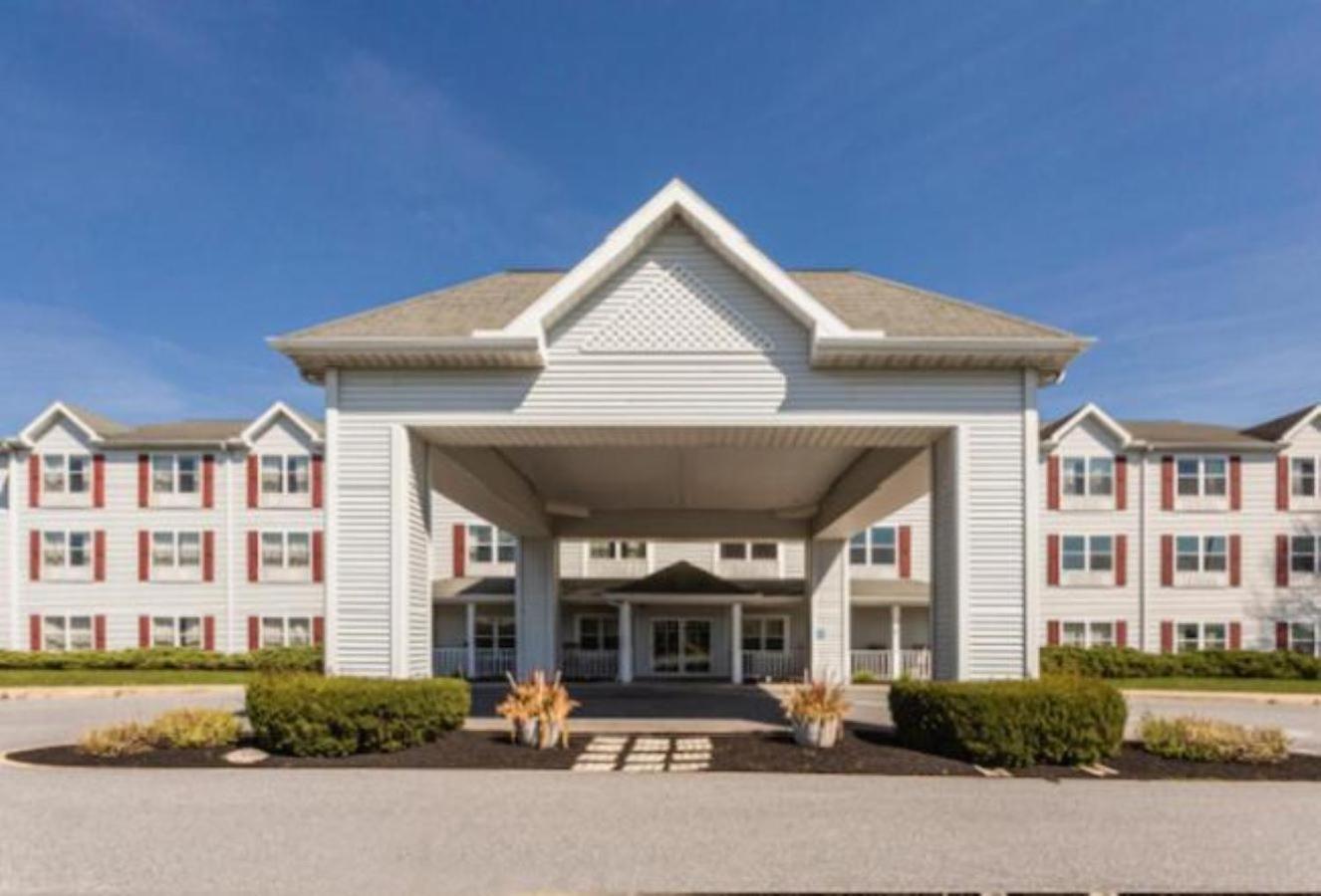 Lancaster Inn & Suites Manheim Exteriör bild