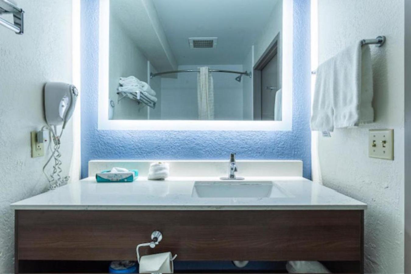 Lancaster Inn & Suites Manheim Exteriör bild